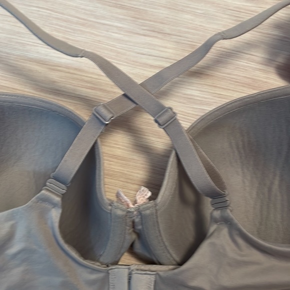 Victoria’s Secret Lined Demi Bra 34DD - Picture 4 of 7